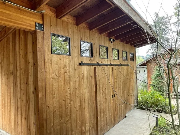 18466 SE Willamette Dr, Milwaukie, OR 97267