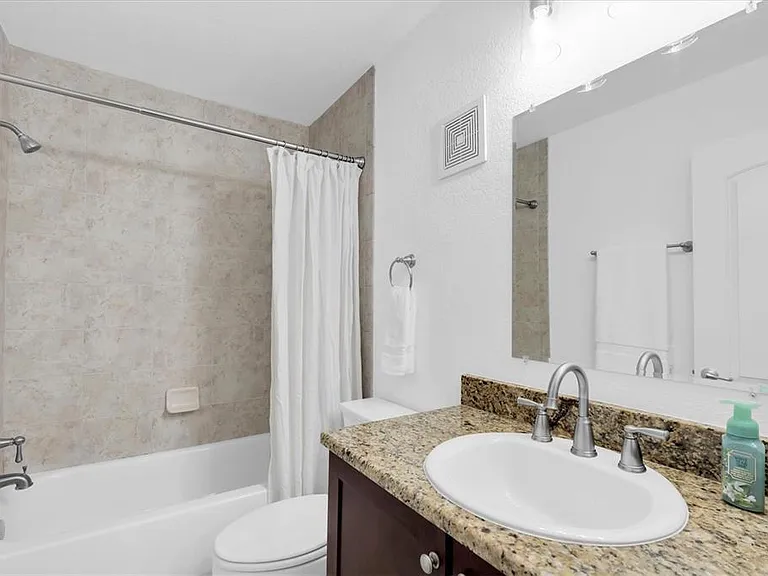 210 5th Ave S #403 — Photo 14