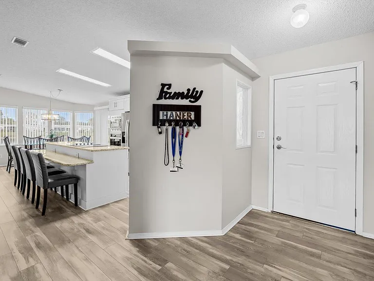 8032 Meadowlark Ln — Photo 4