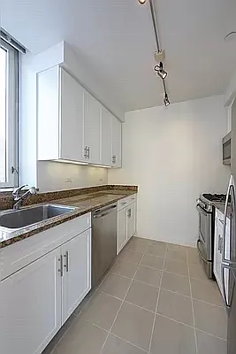 33 West End Avenue — Photo 3