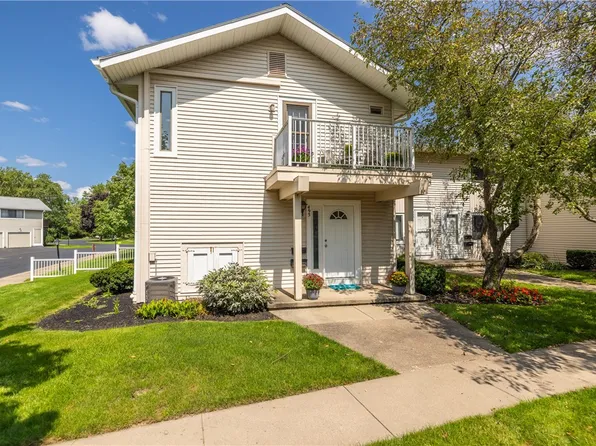 495 Eastbrooke Ln, Rochester, NY 14618