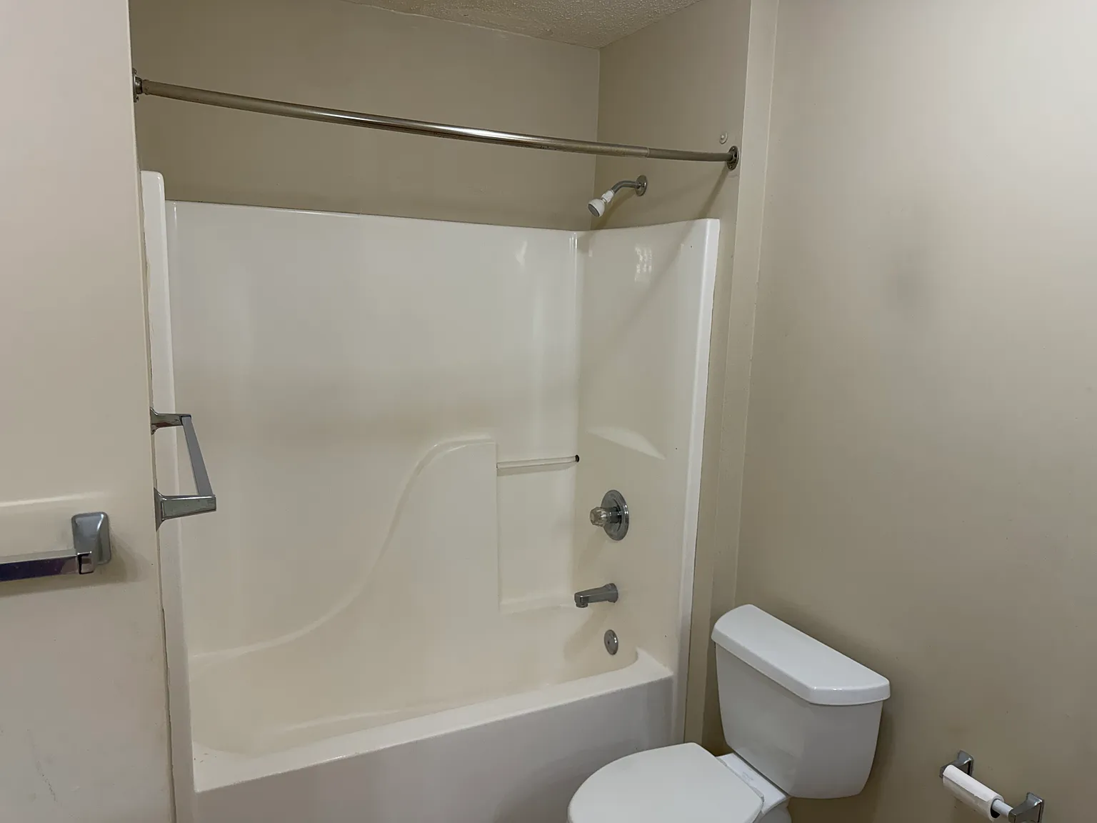 2 bed, 1600 sqft, $1,695 — Photo 4