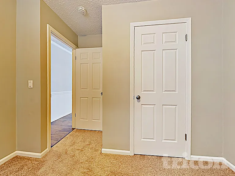 504 Lord Howe Rd — Photo 13