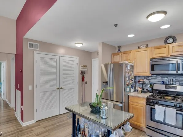 19 Market St. #401, Paterson City, NJ 07501