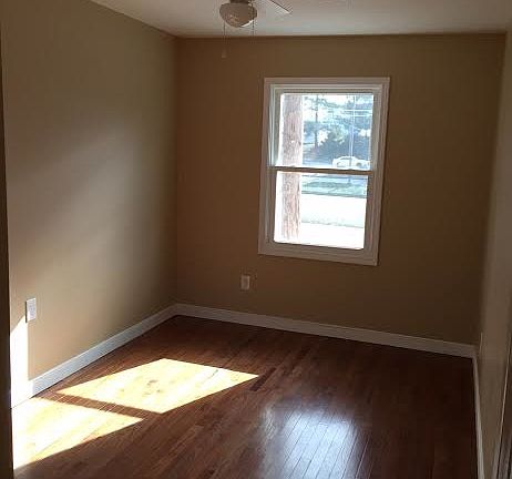 4th image of 404 W Jackson Blvd APT 25