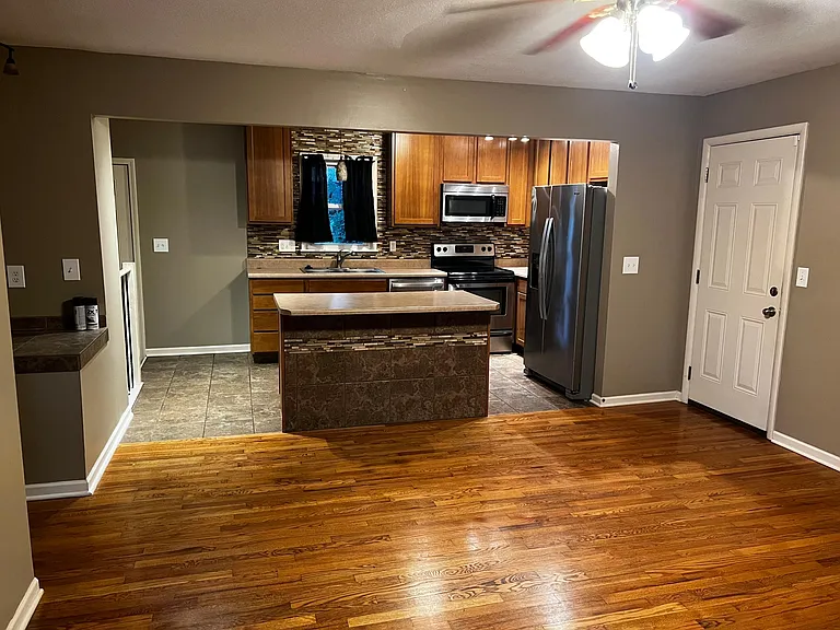 3720 S Osage St — Photo 2