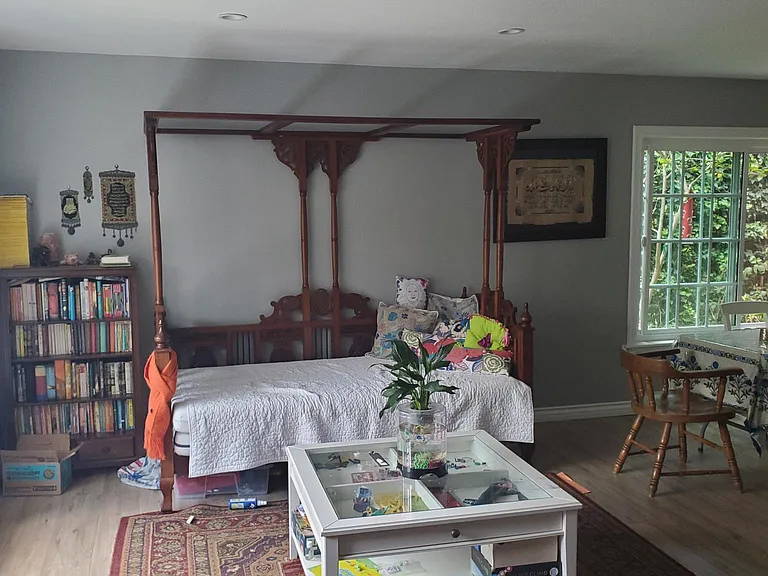 11606 Lyster Ave — Photo 5
