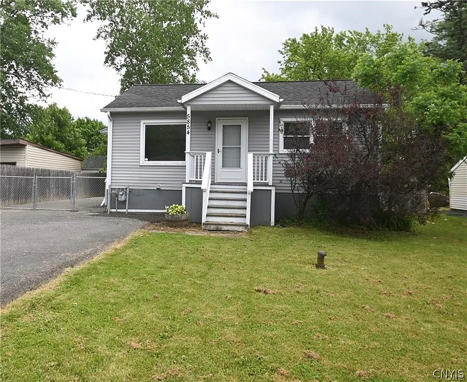 3 bed, 2.0 bath, 976 sqft, $2,250 — Photo 2