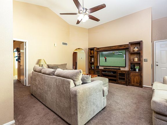 1111N64thSt010