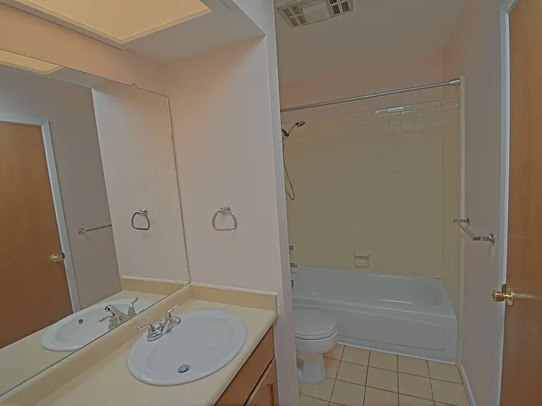 7220 Hollis St NE — Photo 4