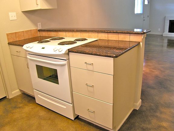 5th image of 1706 Royal Hill Dr #B