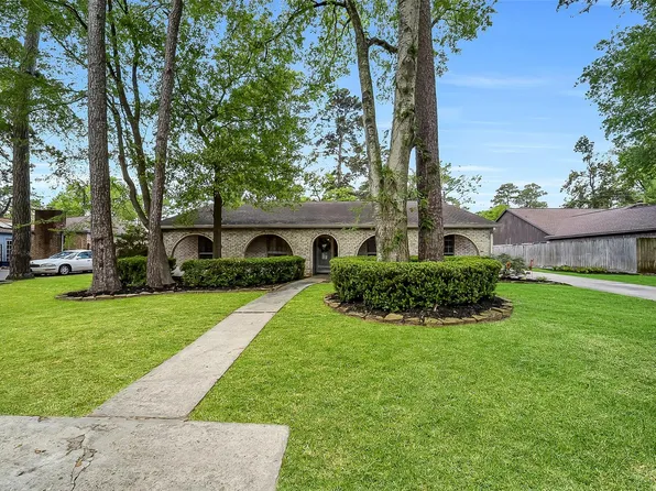 15607 Artoys Dr, Tomball, TX 77377