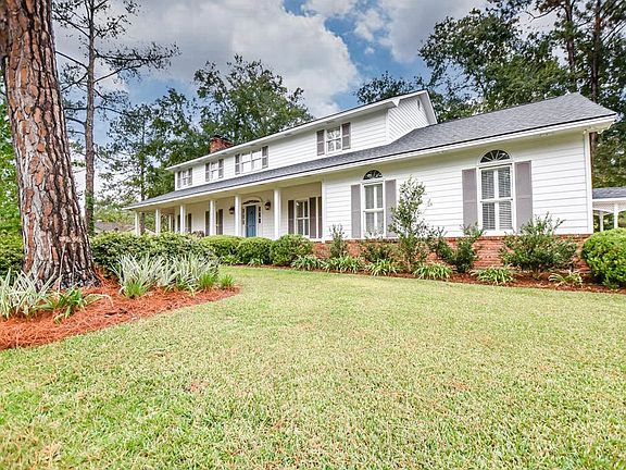 3rd image of 2700 Pebblewood Dr