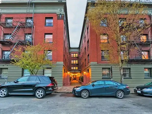 2109 NW Irving St Unit 101, Portland, OR 97210