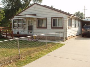 1002 S 6th St, Hot Springs, SD 57747