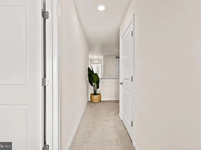 154 Hannock St — Photo 17