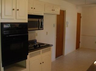 409 Wilshire Dr, Euless, TX 76040