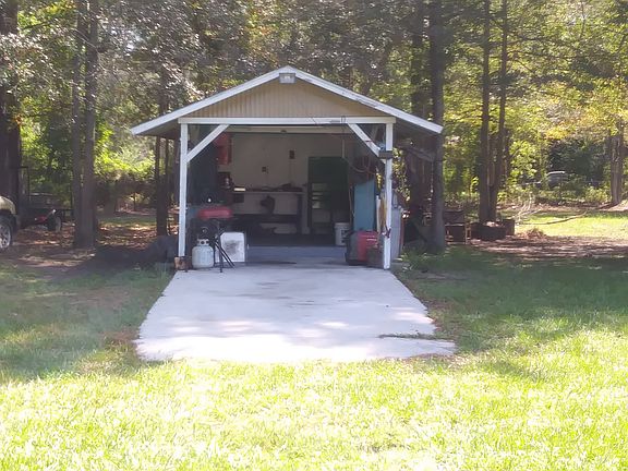 Detatched garage/workshop w/elec