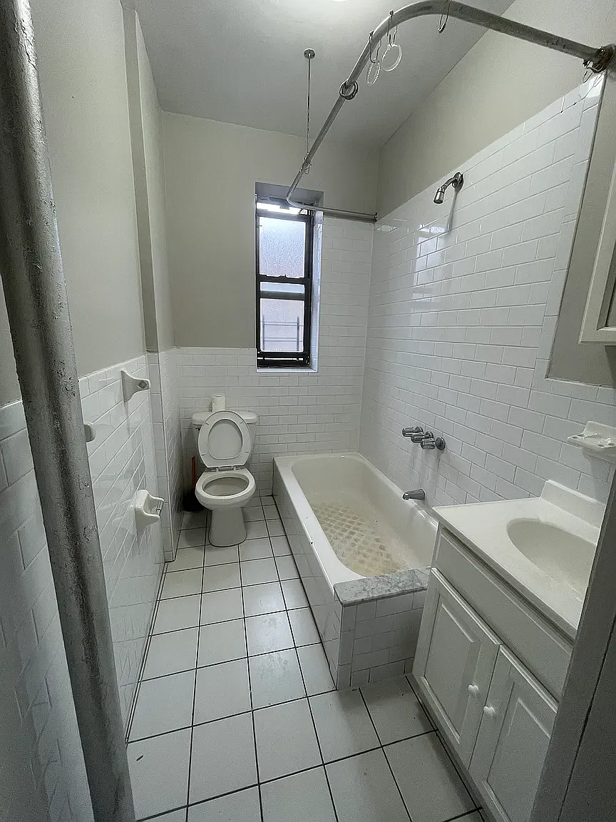 945 Saratoga Avenue — Photo 4