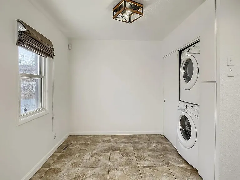 3828 W Kentucky Ave — Photo 8