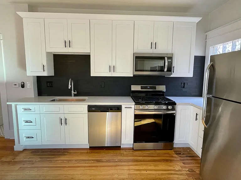 722 E Florida Ave — Photo 12