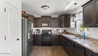 310 Vintage Ct — Photo 14