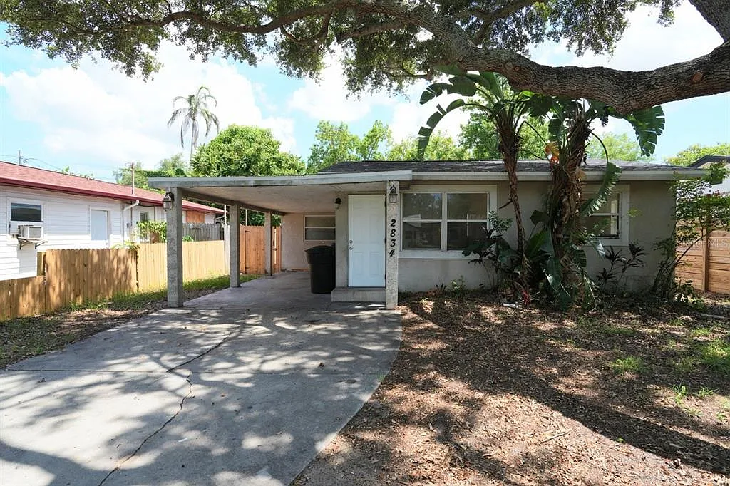 3 bed, 2.0 bath, 1204 sqft, $2,300 — Photo 1