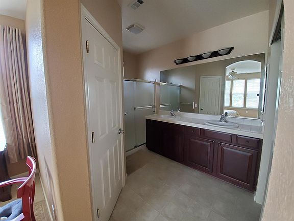 5th image of 1815 Illinois Way #44