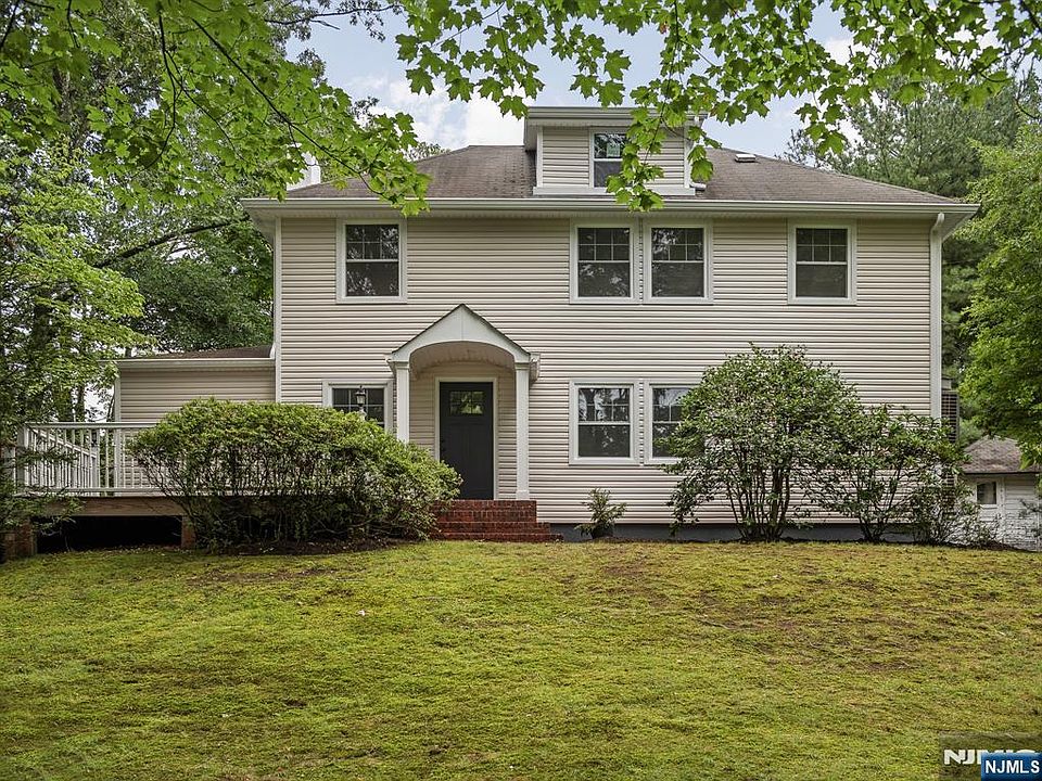 1st image of 72 Fremont Avenue