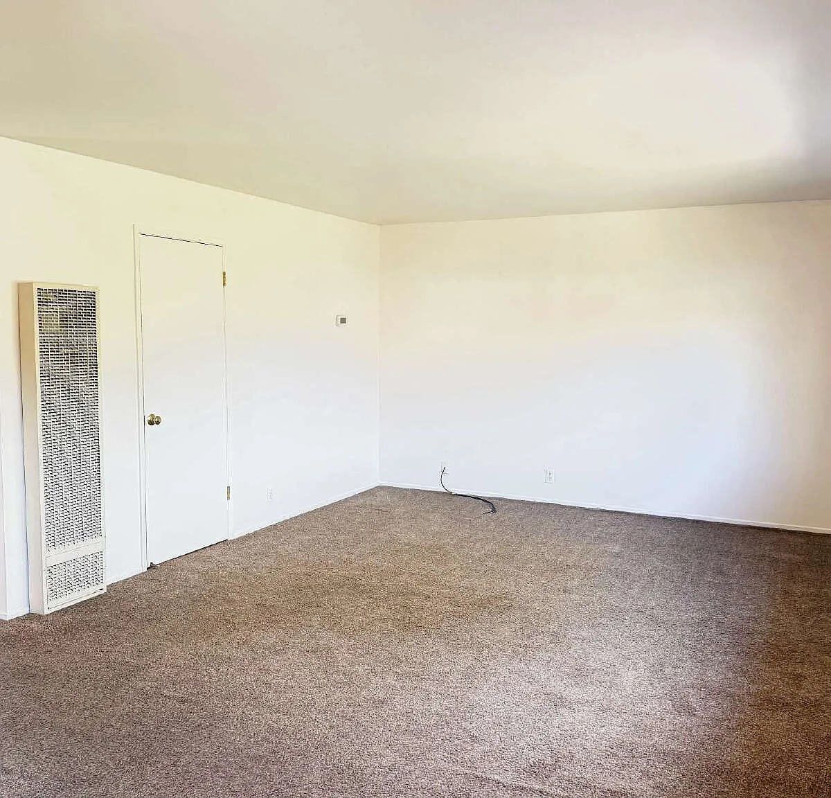 2 bed, 1.0 bath, $1,700 — Photo 2