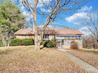 2960 Green Hill Dr, Salem, VA 24153