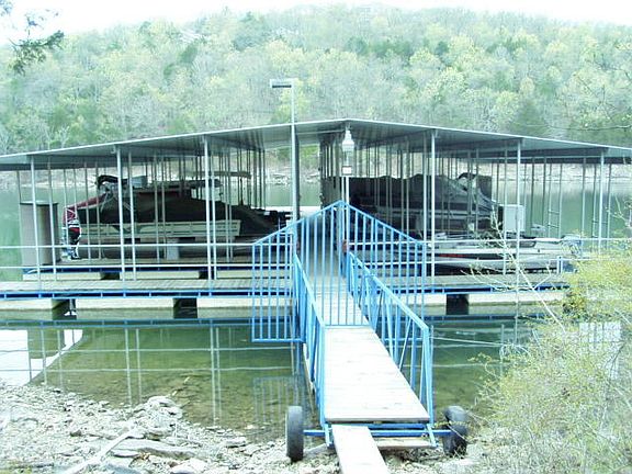 2nd image of 125 Lakeshore Dr