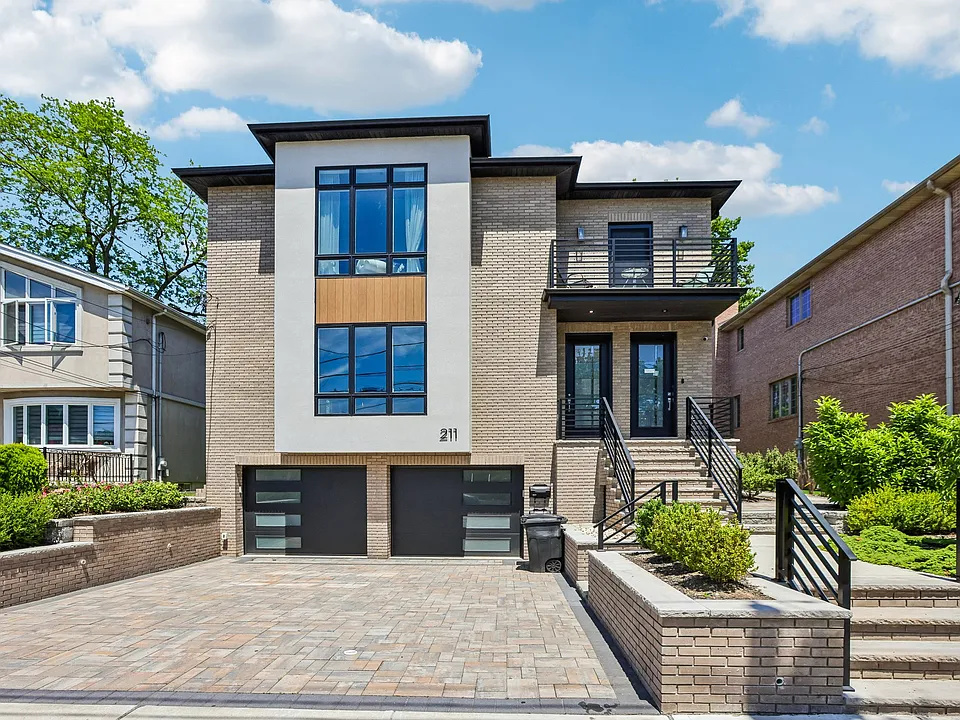 211 Warwick Ave #1