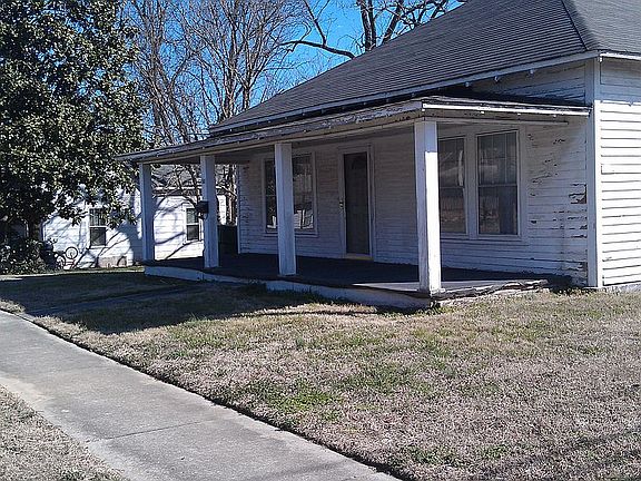 4th image of 500 Elm St