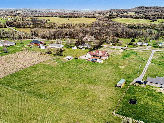 4th image of 863 Rock Springs Rd