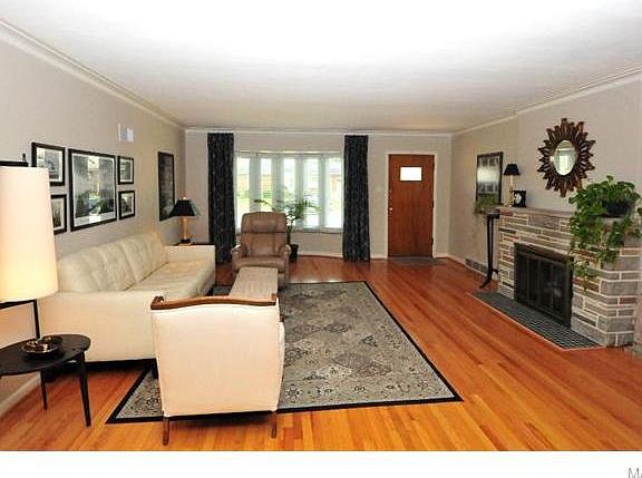 2nd image of 5938 Hilgard Pl