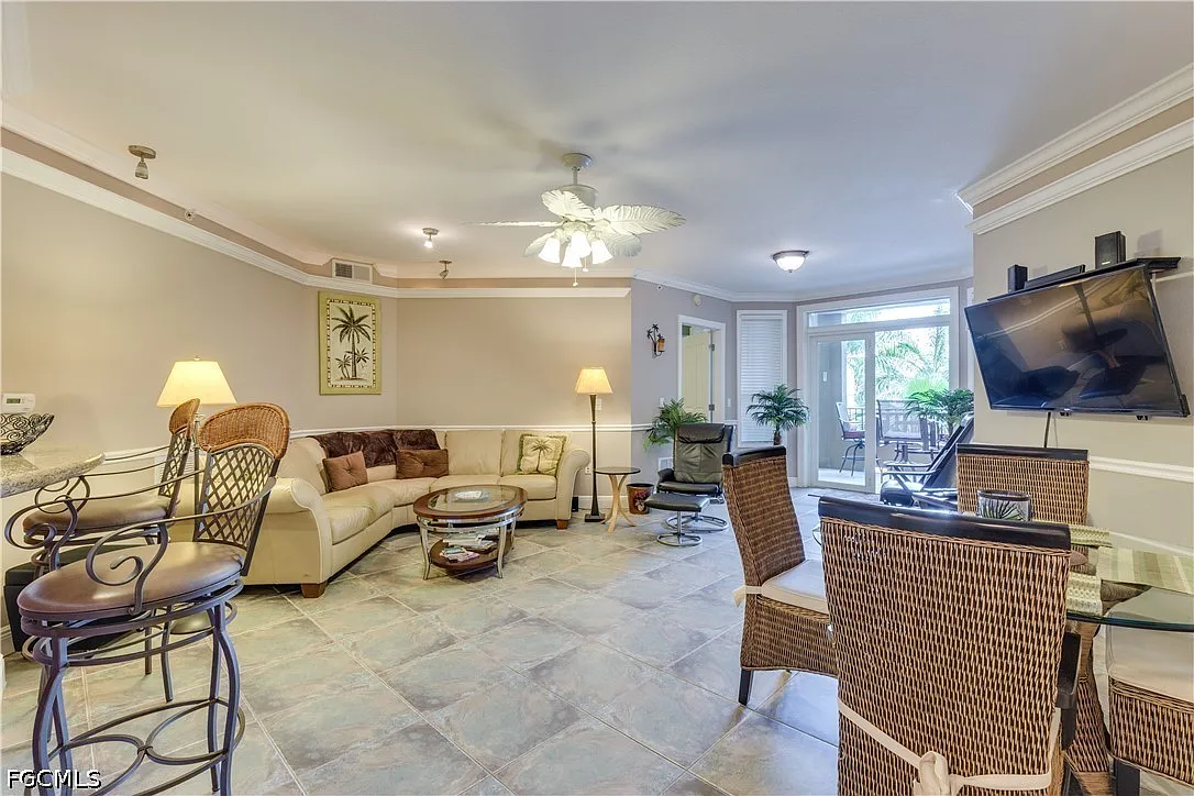 2 bed, 2.0 bath, 1083 sqft, $3,900 — Photo 4
