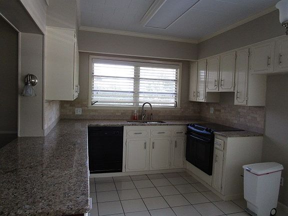 3rd image of 501 Morris St
