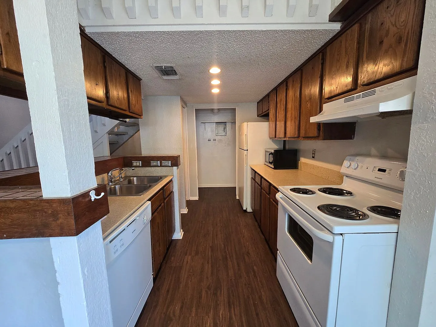 1713 Cinnamon Path — Photo 4