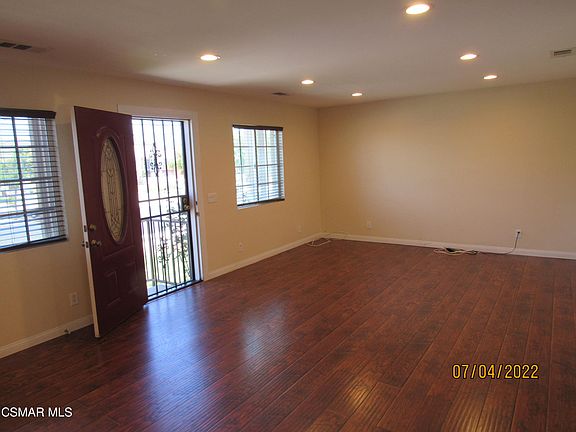 3rd image of 1010 S Fir Ave