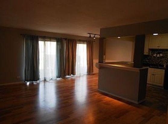 2nd image of 307 Maplewood Ct APT B1
