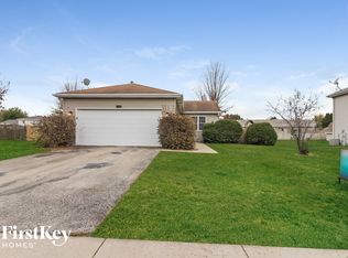 909 Redwood Dr, Elwood, IL 60421