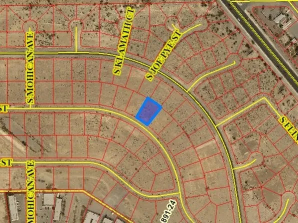 2210 E Ironhorse St, Pahrump, NV 89048