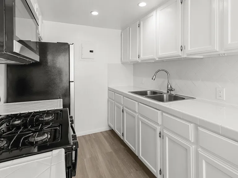 2701 Abbot Kinney Blvd #4 — Photo 5