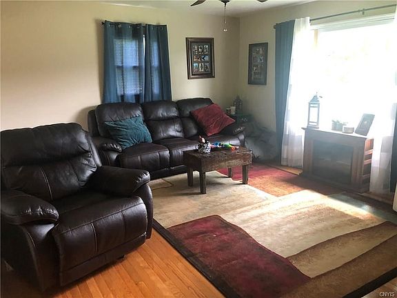 5th image of 9509 Elm St