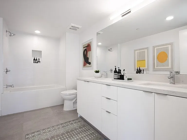 6535 Melrose Ave — Photo 7
