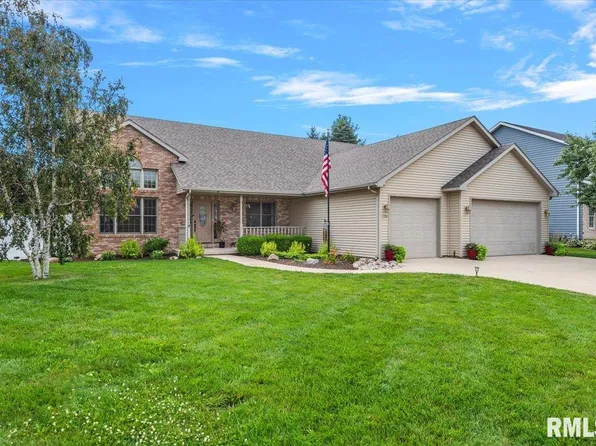 228 Manor Hill Dr, Chatham, IL 62629