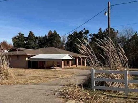 2nd image of 4700 NE 33rd St