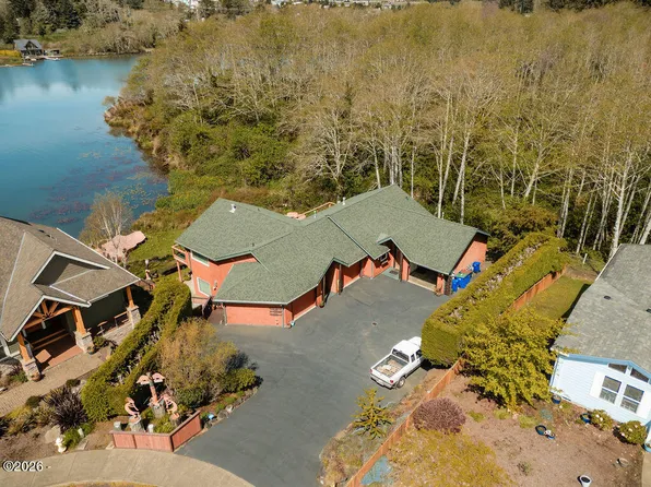 3445 NE 40th Ct, Neotsu, OR 97364