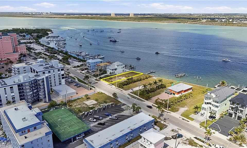 1st image of 355 Estero BLVD